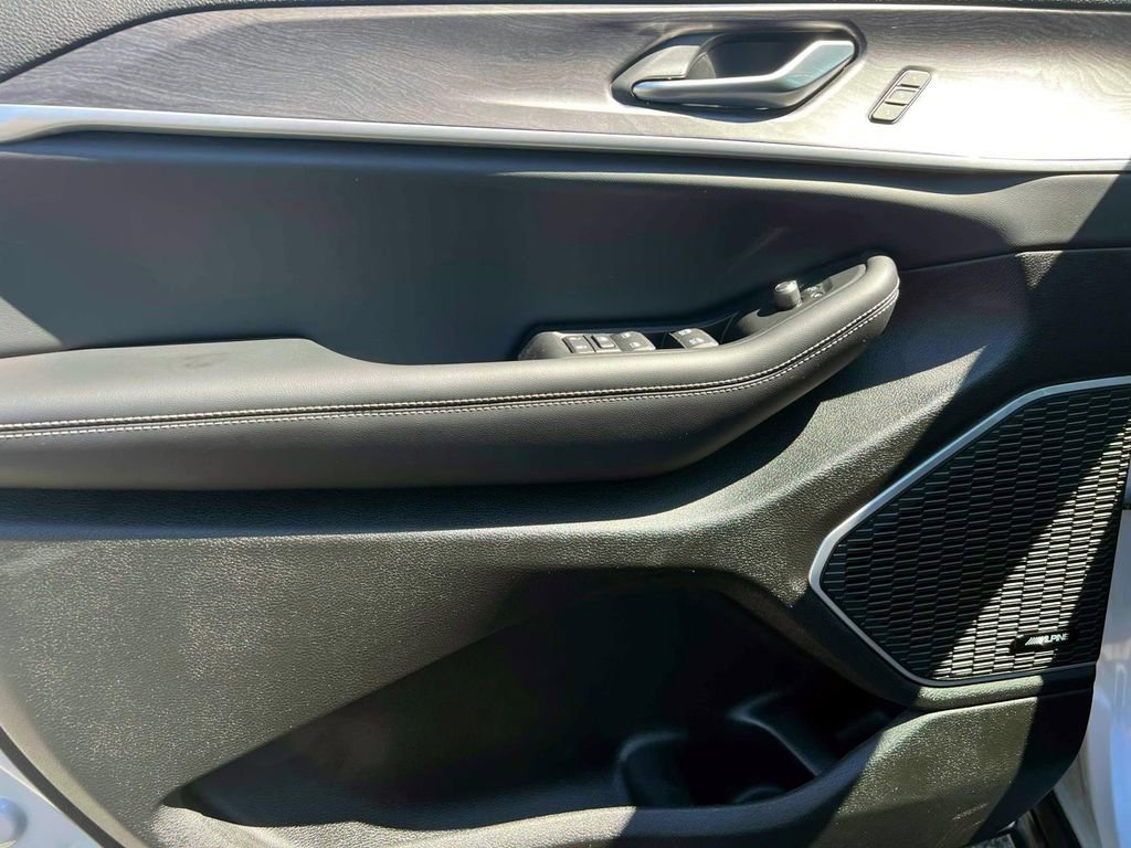 Used 2023 Jeep Grand Cherokee 4WD 4xe image 16