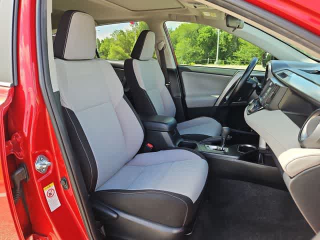 Used 2017 Toyota RAV4 XLE FWD image 19