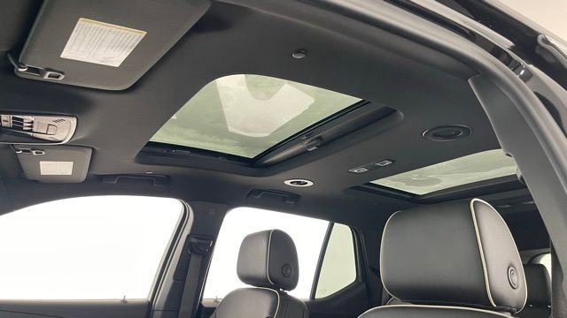 Used 2023 Chevrolet Traverse Premier image 44