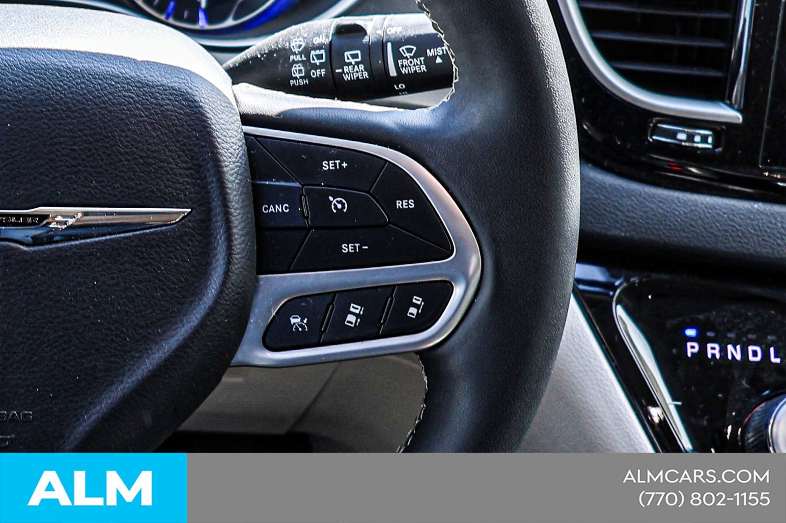 Used 2024 Chrysler Pacifica Touring-L image 29