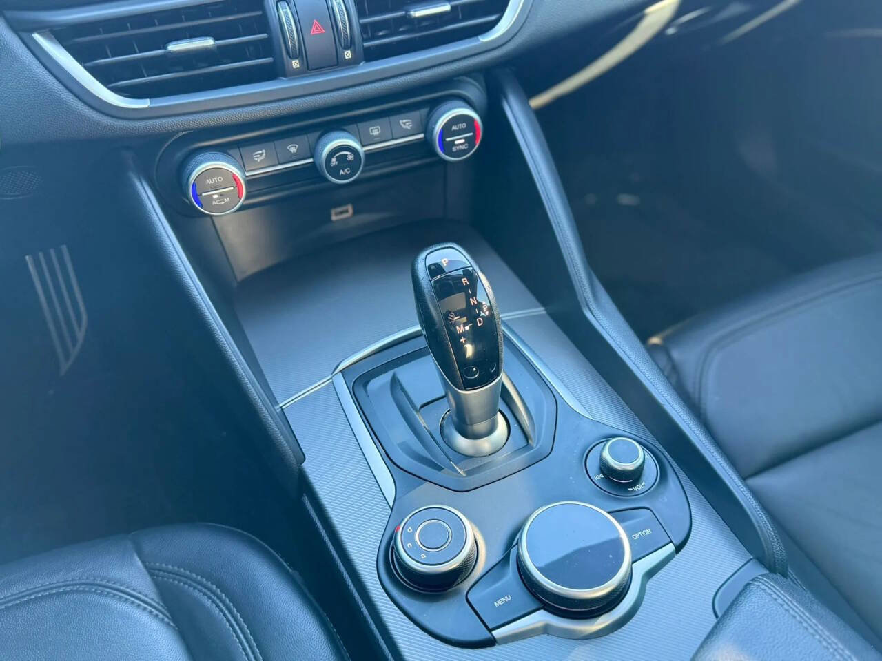 Used 2019 Alfa Romeo Giulia w/ Quick Order Package 22K Sport RWD image 21