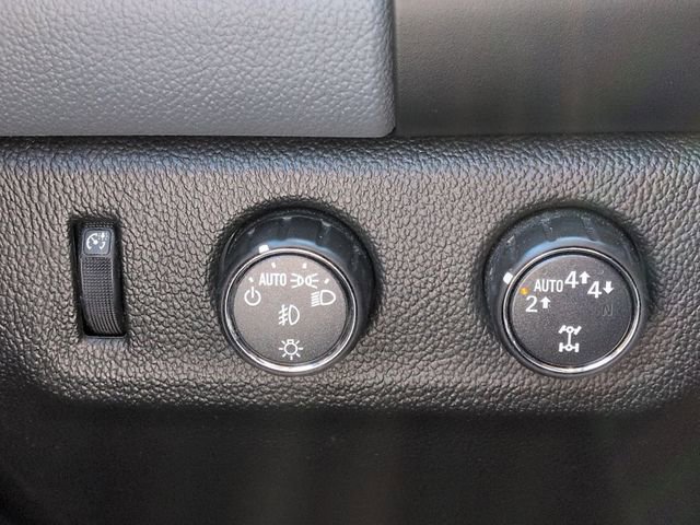 Used 2018 Chevrolet Colorado Z71 w/ LPO, Premium Interior Package image 19