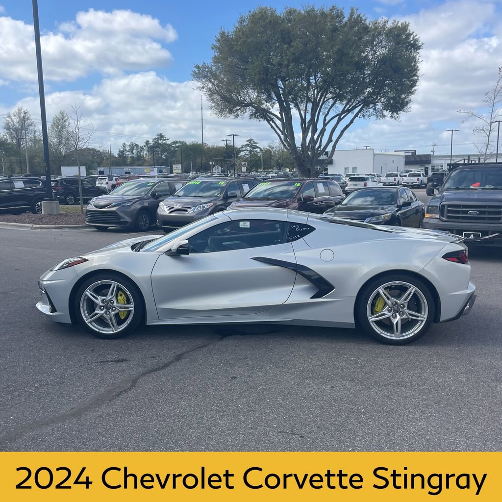 Used 2024 Chevrolet Corvette Stingray Premium Cpe w/ 3LT RWD image 2