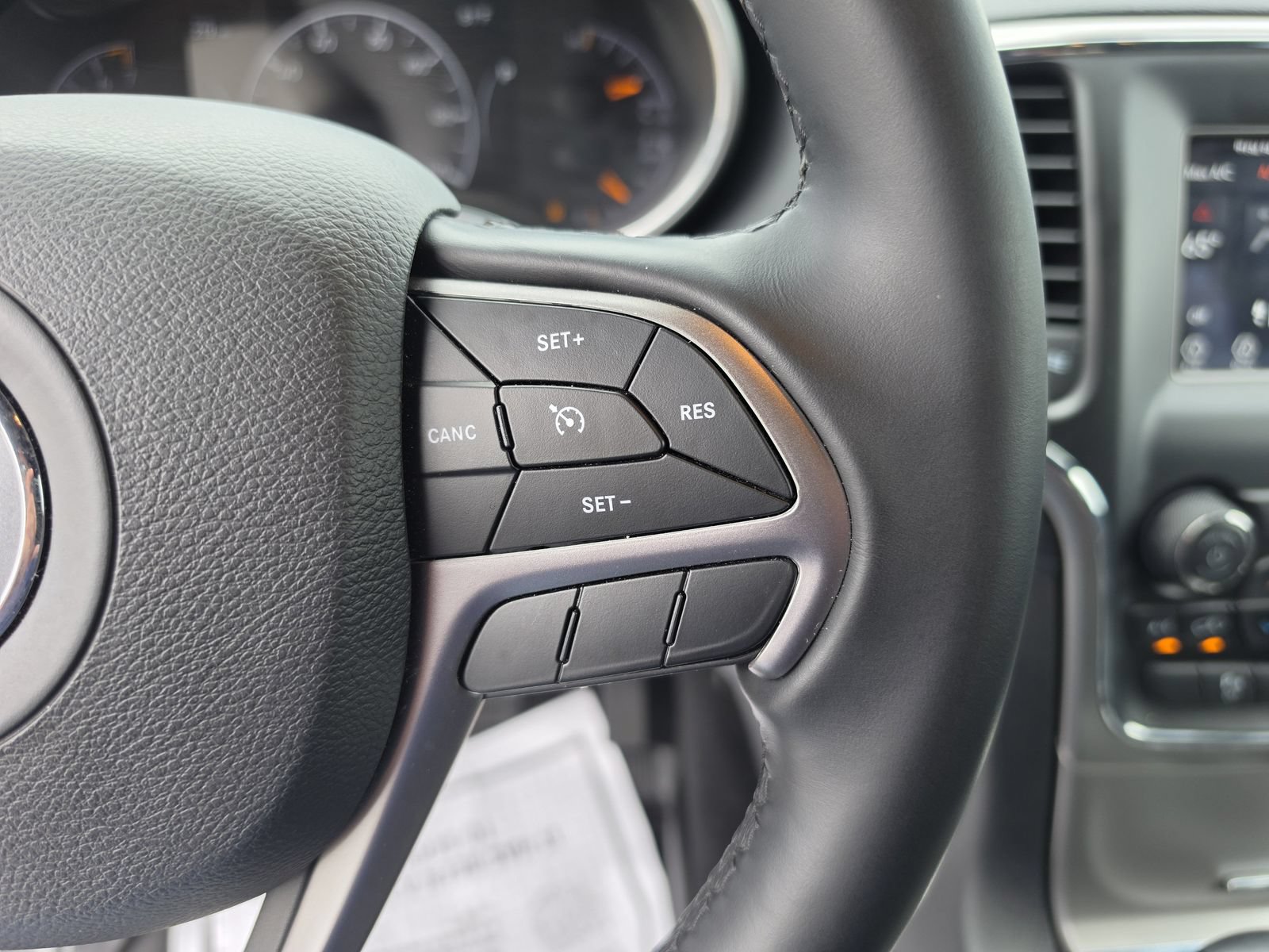 Used 2021 Jeep Grand Cherokee Laredo RWD image 29
