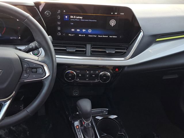 Used 2025 Chevrolet Trax LT w/ Driver Confidence Package image 18