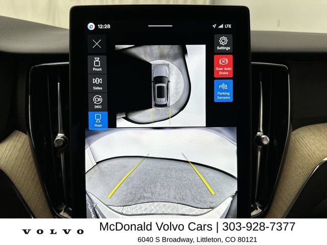 New 2026 Volvo XC60 B5 Plus w/ Protection Package Premier AWD/4WD image 17