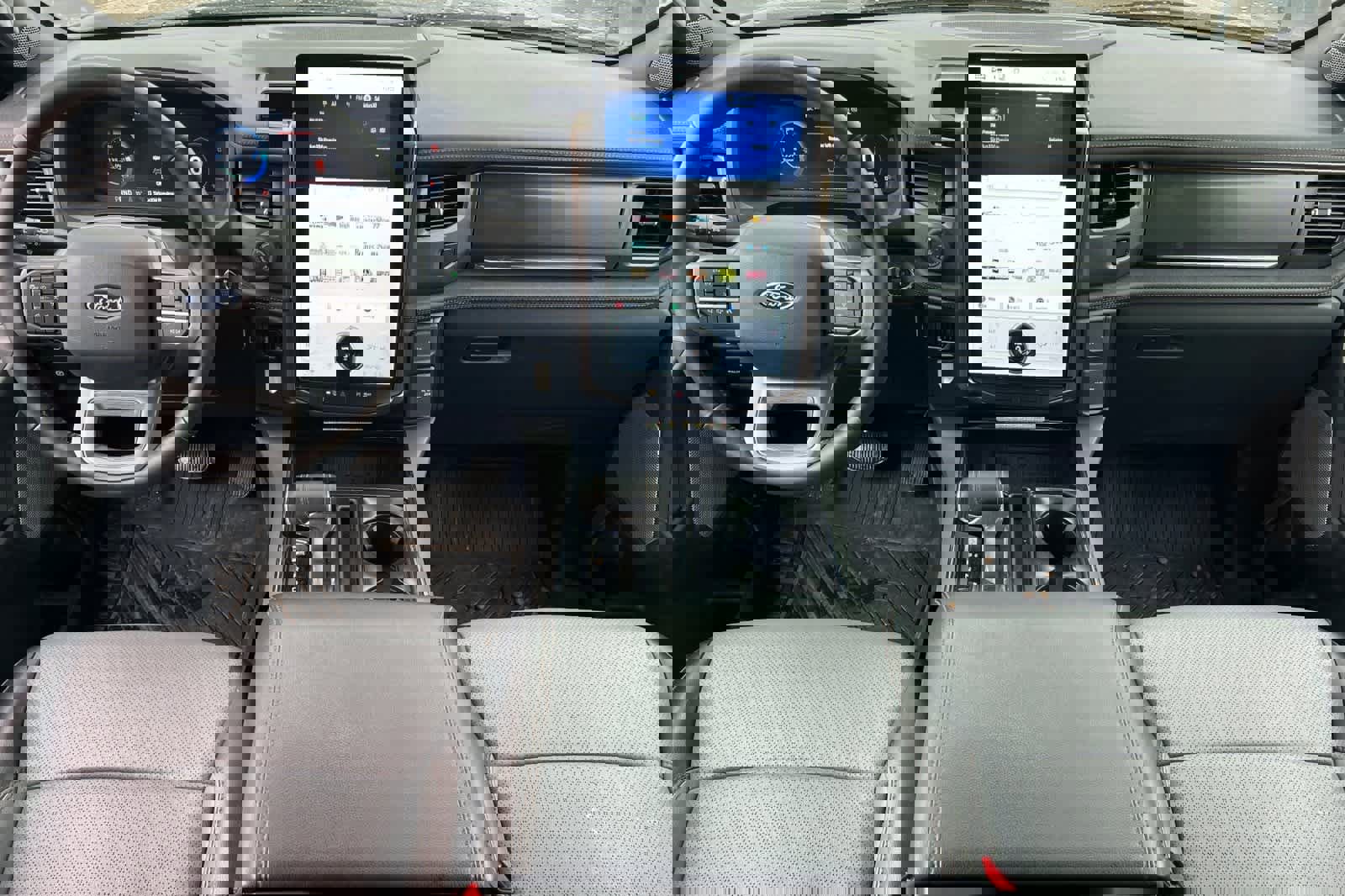 Used 2024 Ford F150 Lightning Lariat image 4