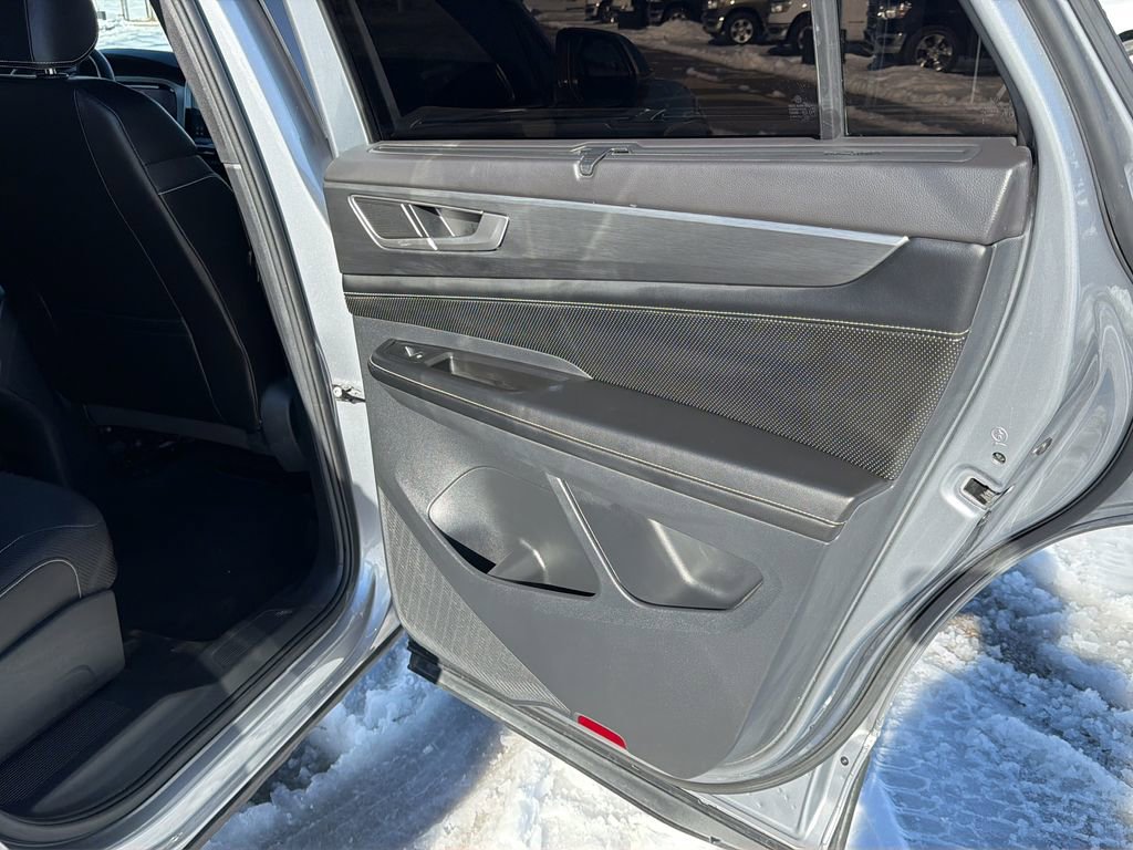 Used 2024 Volkswagen Atlas Cross Sport SE image 12