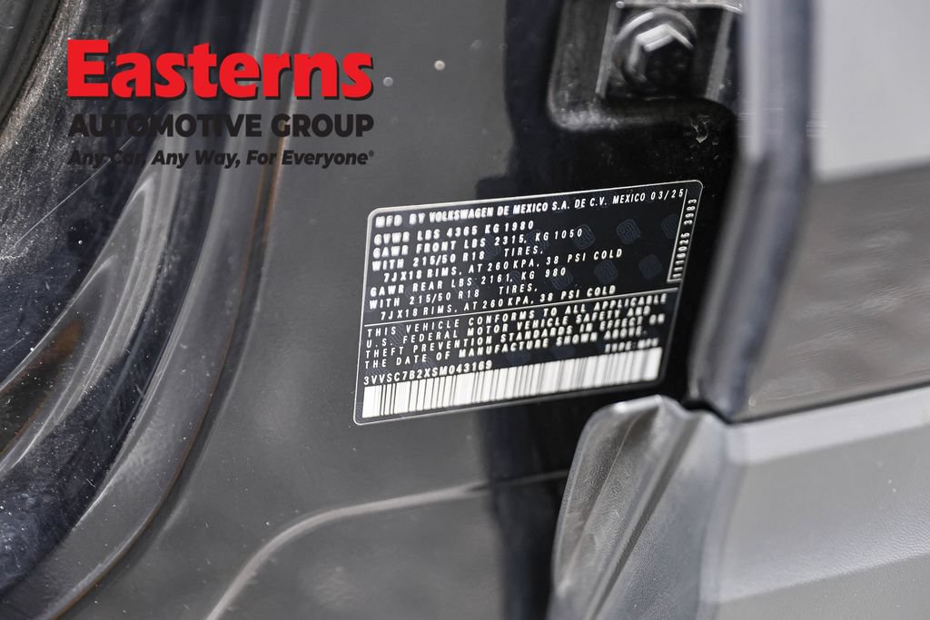 Used 2025 Volkswagen Taos SE FWD image 32