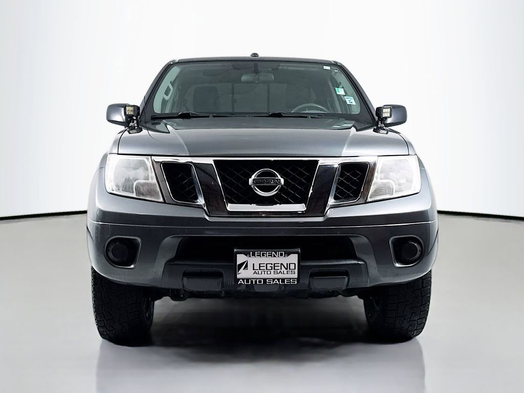 Used 2016 Nissan Frontier SV image 2