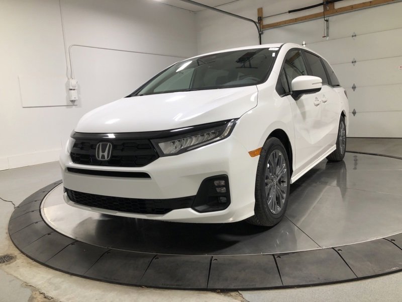 New 2026 Honda Odyssey Touring image 3