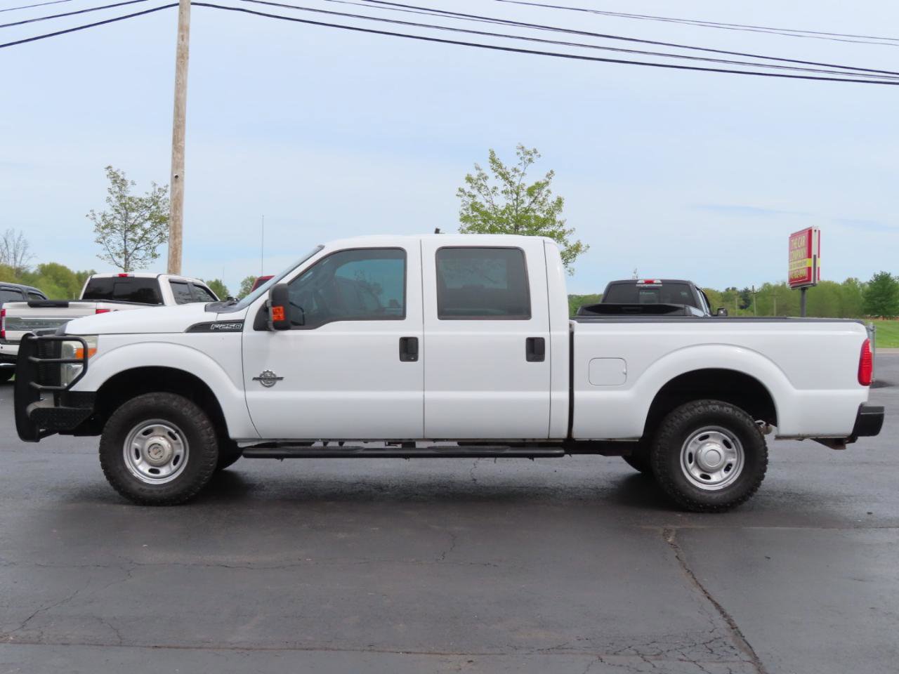 Used 2016 Ford F250 XL w/ Power Equipment Group AWD/4WD image 3