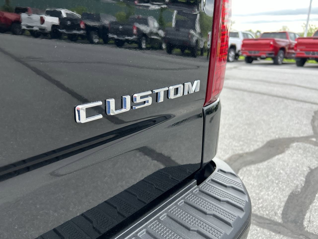 Used 2022 Chevrolet Silverado 1500 Custom AWD/4WD image 12