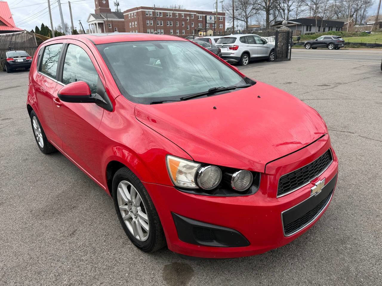 Used 2015 Chevrolet Sonic LT w/ Fun and Sun Package FWD image 4