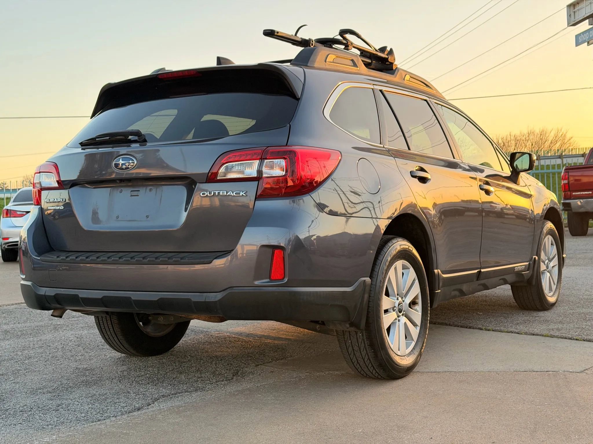 Used 2016 Subaru Outback 2.5i Premium AWD/4WD image 3