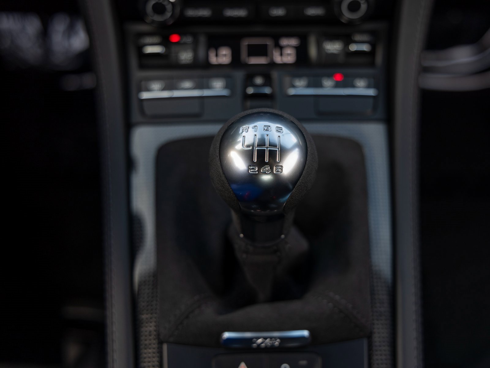 Certified 2024 Porsche 718 Cayman GT4 image 38