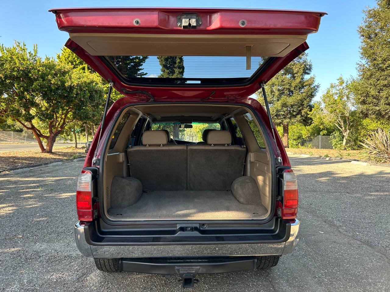 Used 2000 Toyota 4Runner SR5 w/ Upgrade Value Pkg 2 AWD/4WD image 28