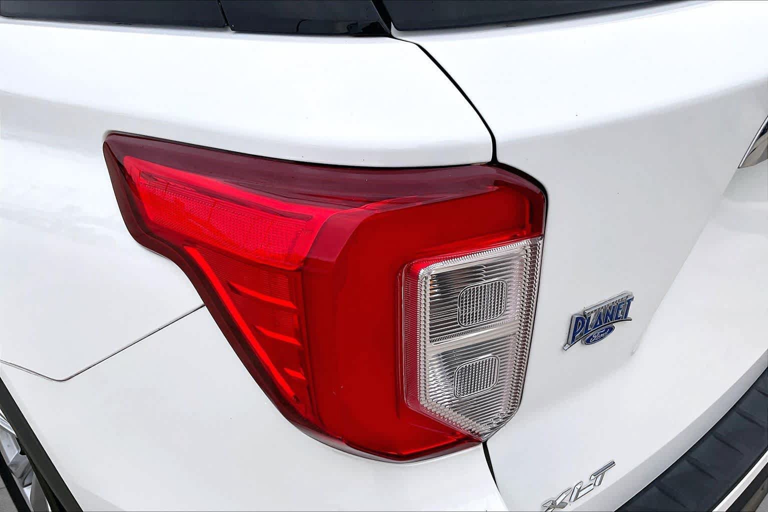Used 2020 Ford Explorer XLT w/ Equipment Group 202A RWD image 28