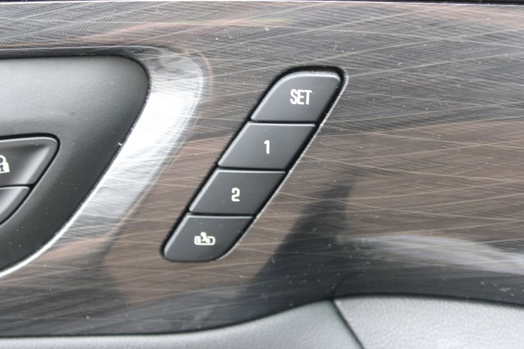 Used 2023 Chevrolet Traverse High Country AWD/4WD image 27