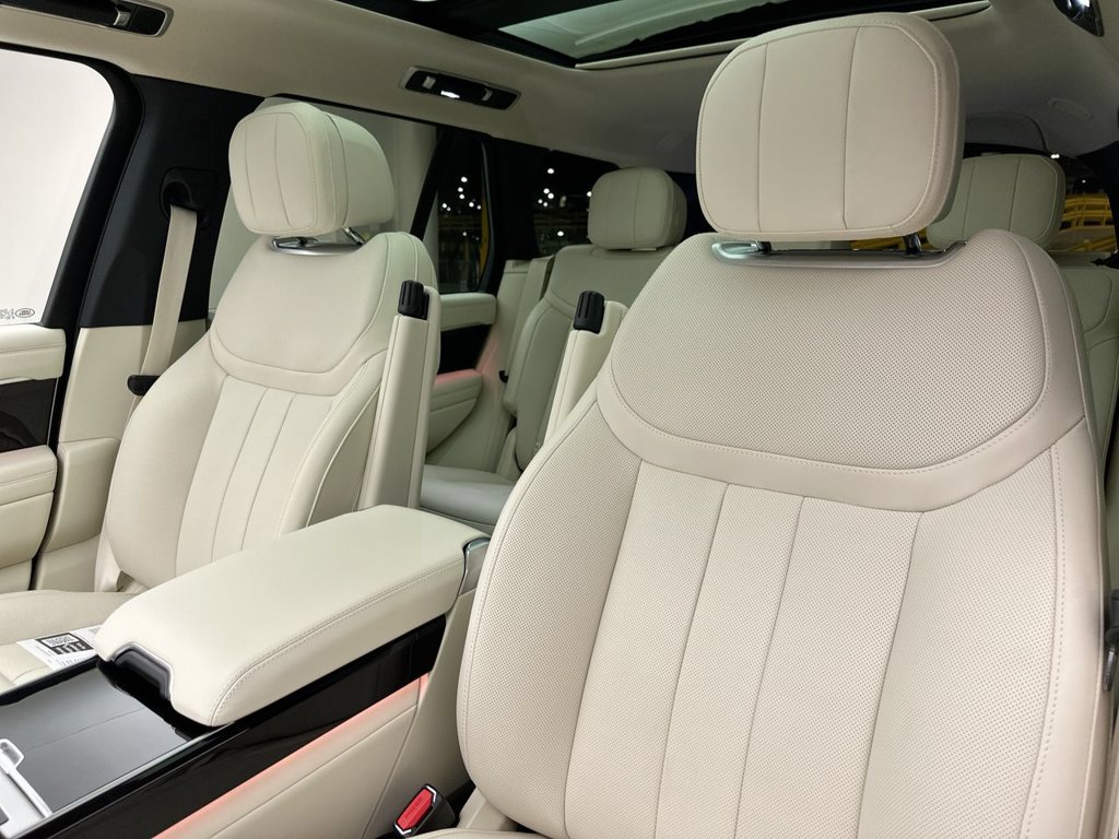 Certified 2026 Land Rover Range Rover SE AWD/4WD image 22