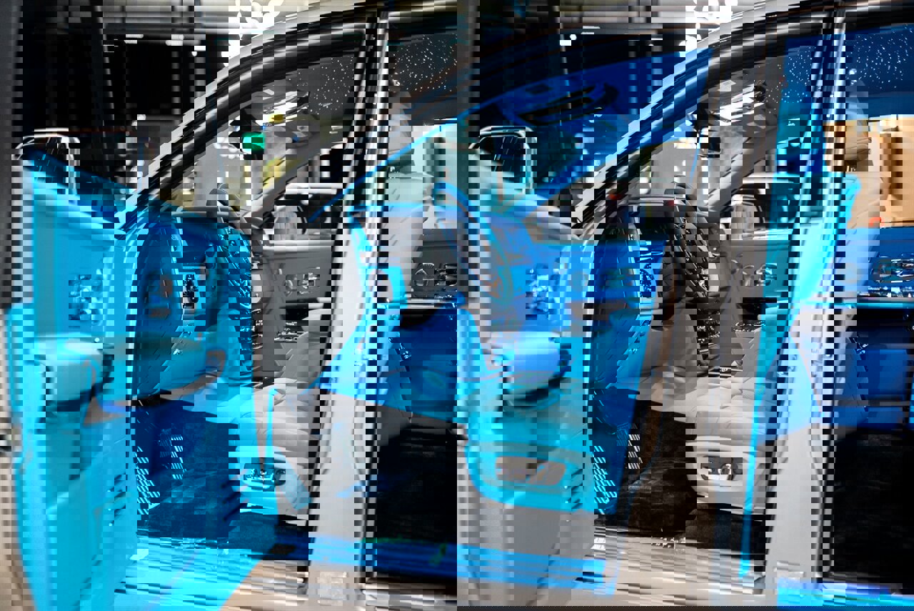 Used 2025 Rolls-Royce Phantom Sedan image 16