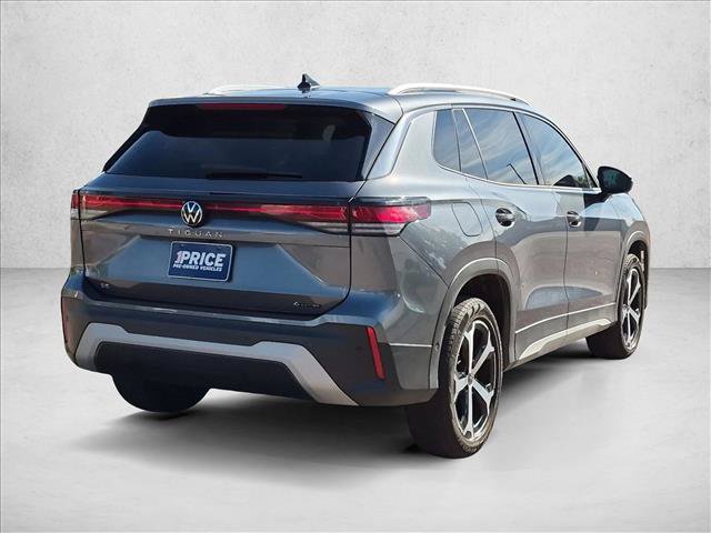 Used 2025 Volkswagen Tiguan SE AWD/4WD image 5