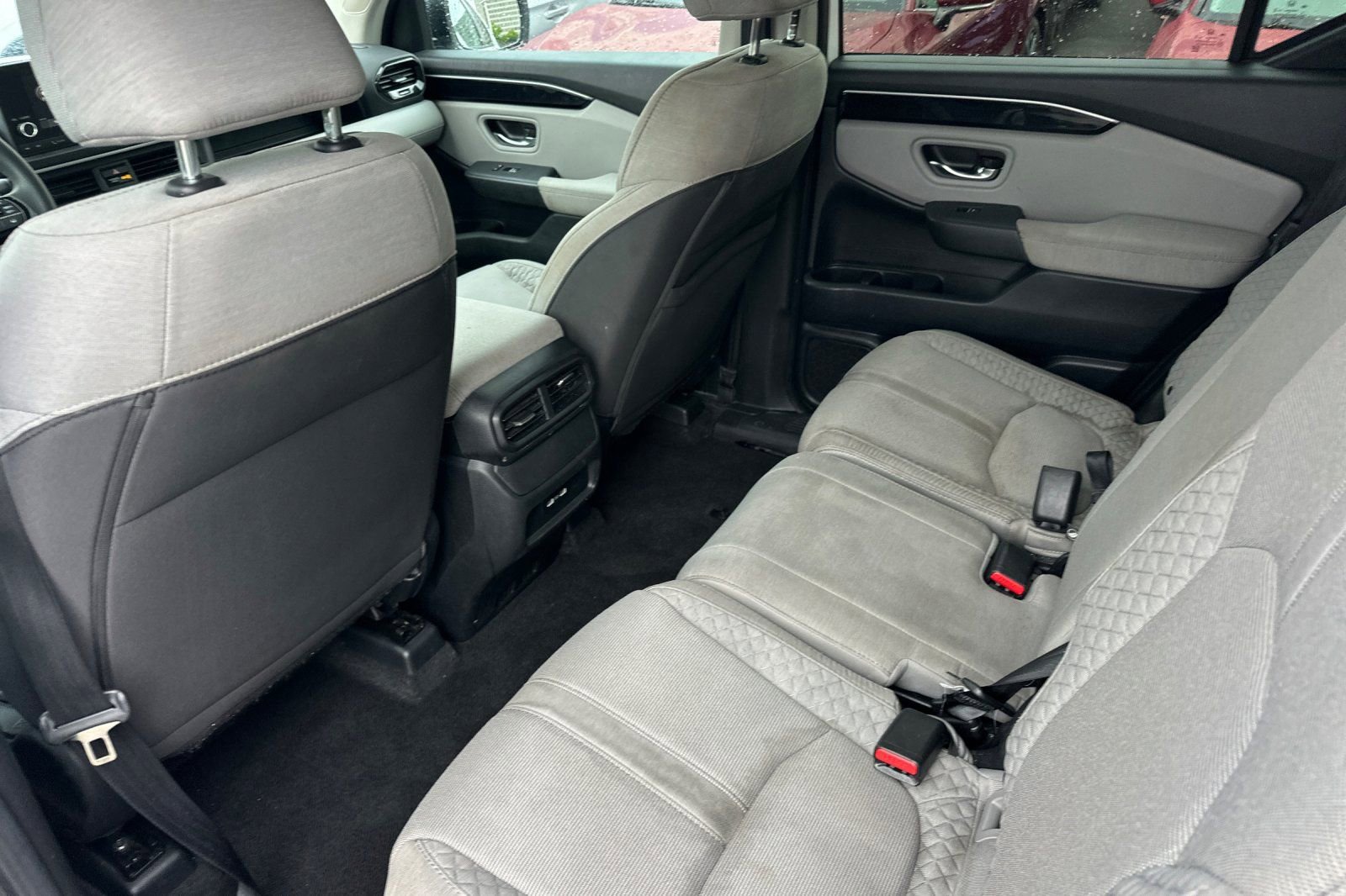 Used 2023 Honda Pilot LX image 13