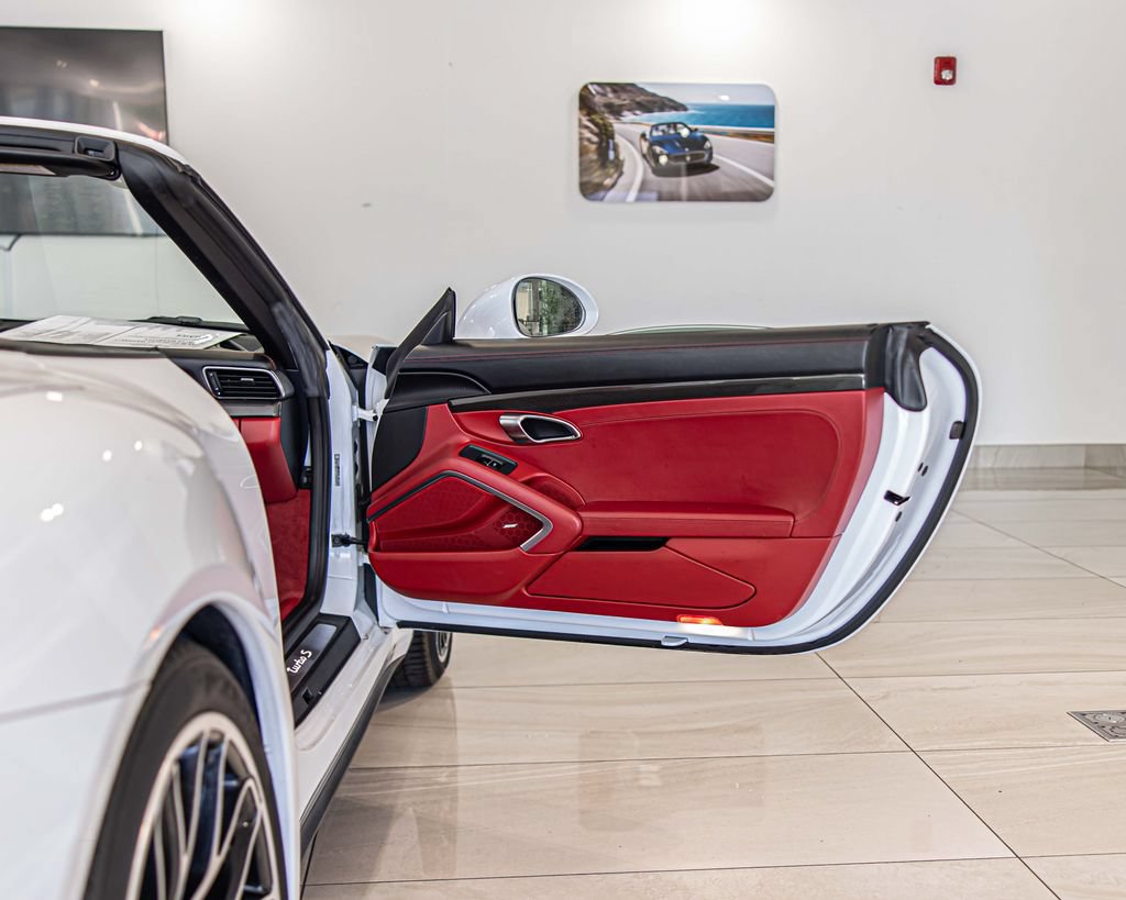 Used 2016 Porsche 911 Turbo S AWD/4WD image 32