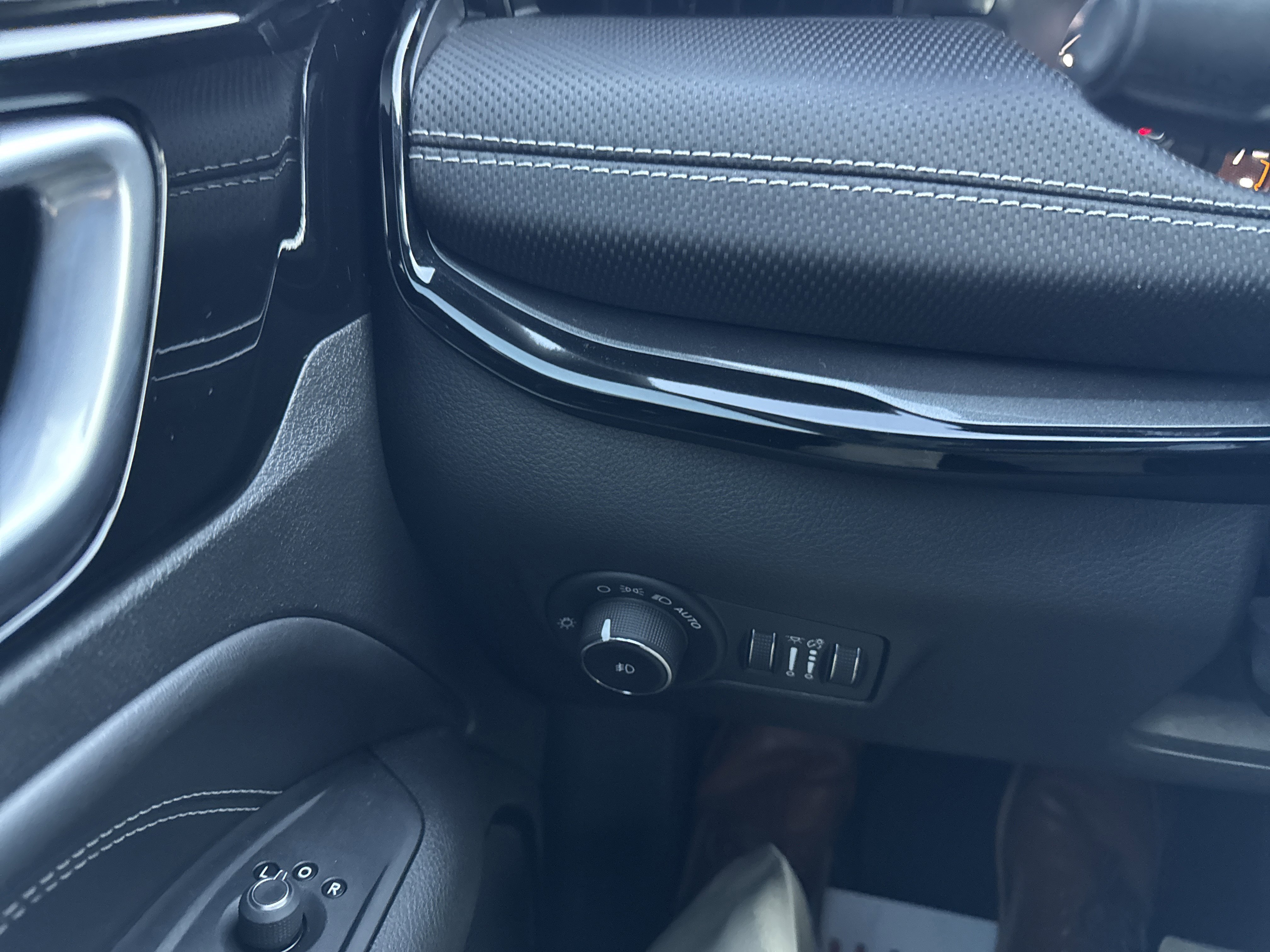 Used 2024 Jeep Compass Latitude w/ Convenience Group image 34