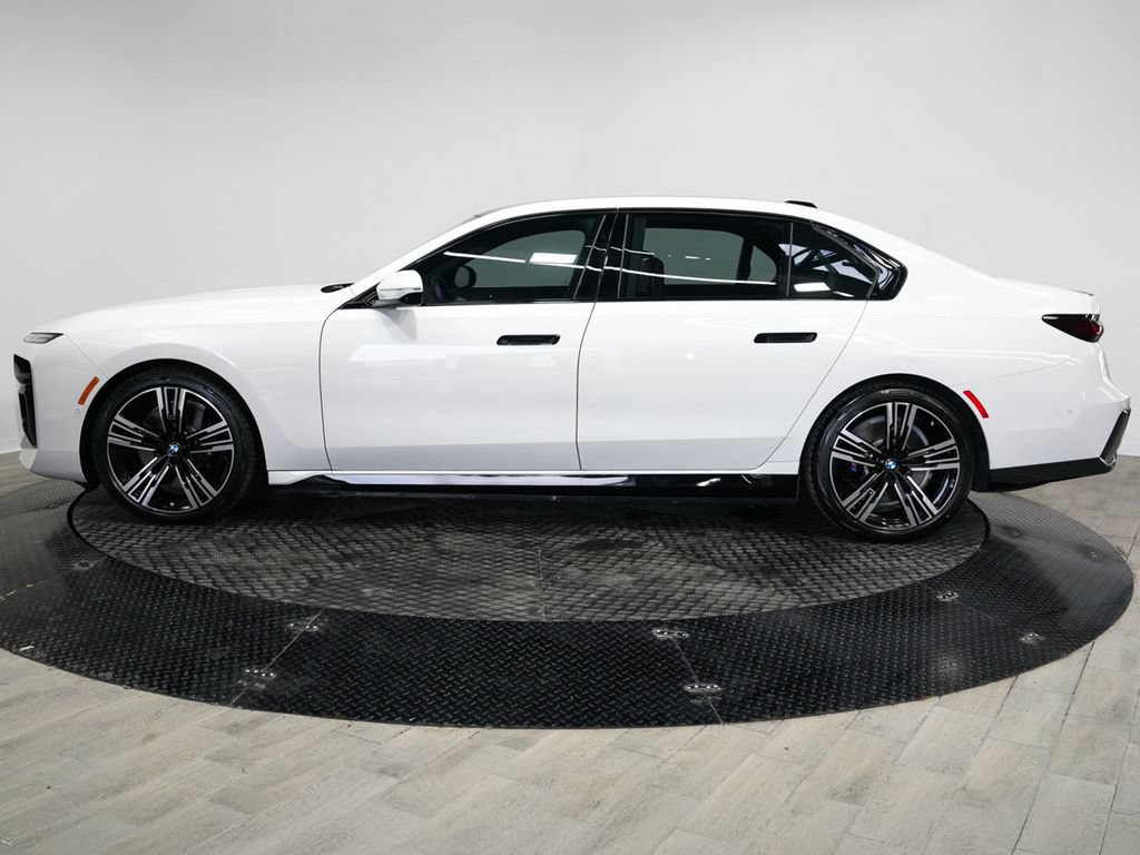 Used 2023 BMW i7 xDrive60 AWD/4WD image 4