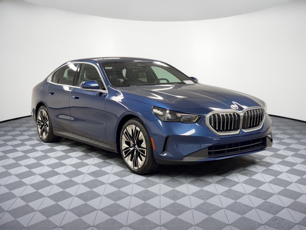 Certified 2026 BMW 530i RWD image 7