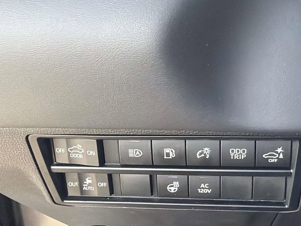 Used 2024 Toyota Tundra Platinum image 25