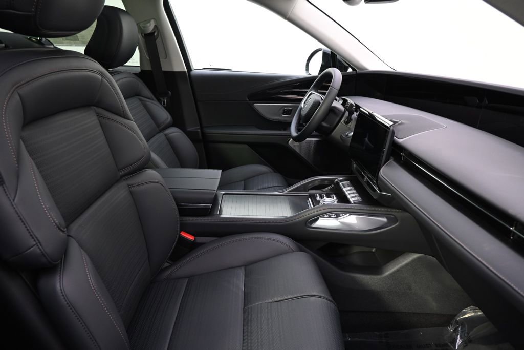 New 2026 Lincoln Nautilus Reserve image 16