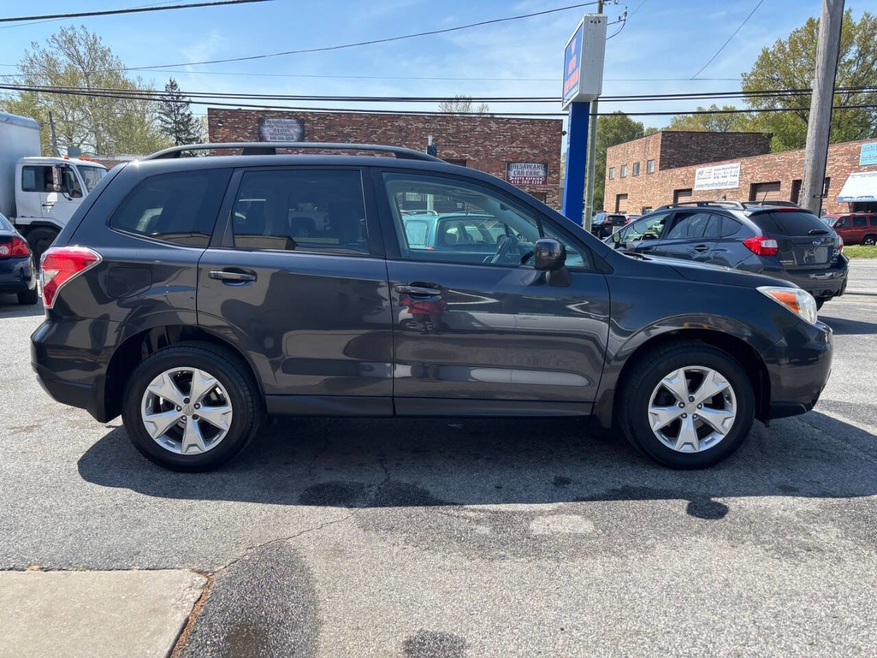 Used 2015 Subaru Forester 2.5i Premium w/ All-Weather Package AWD/4WD image 3