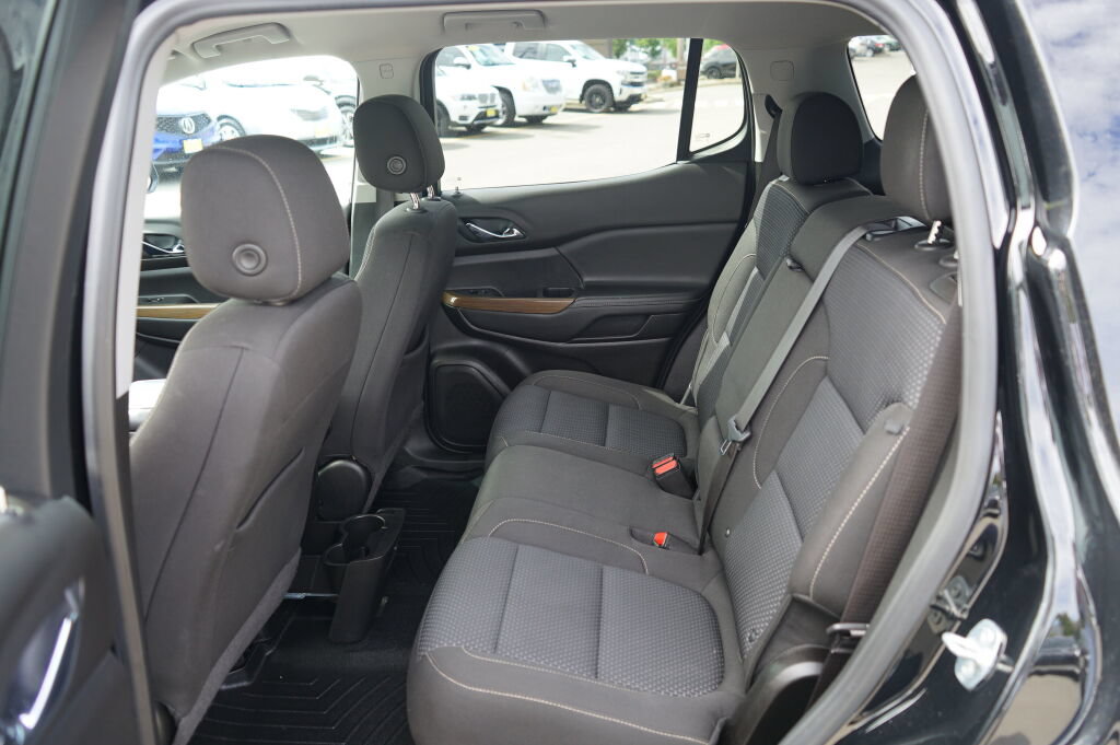 Used 2021 GMC Acadia SLE FWD image 15