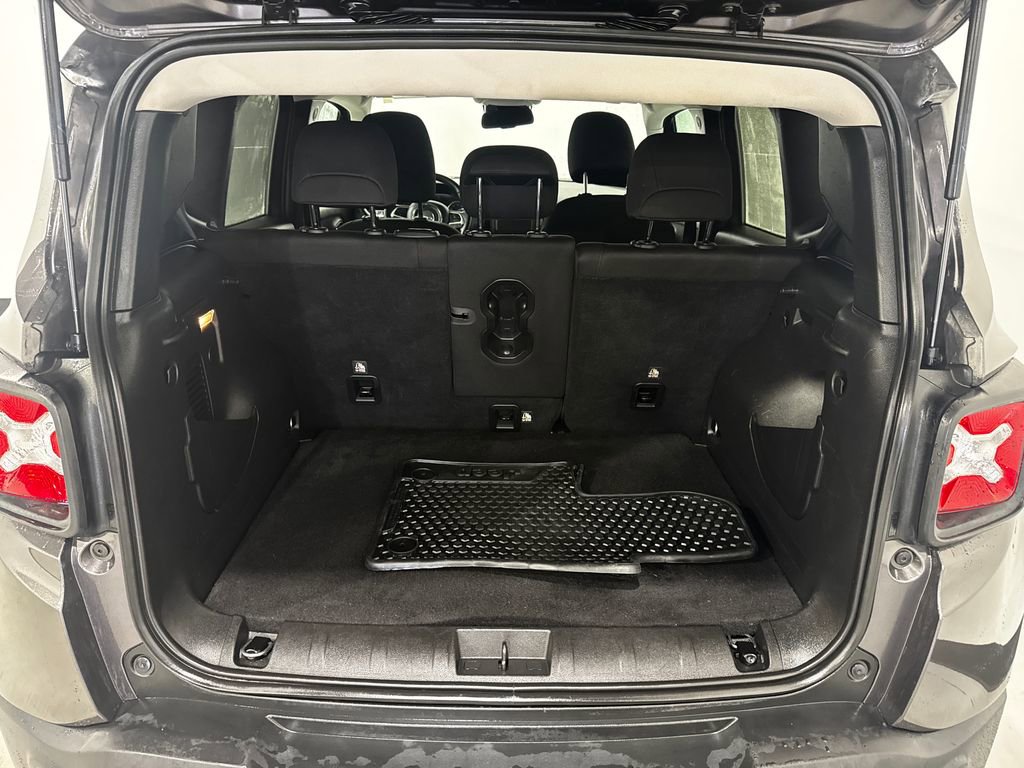 Used 2021 Jeep Renegade Latitude w/ Convenience Group image 28