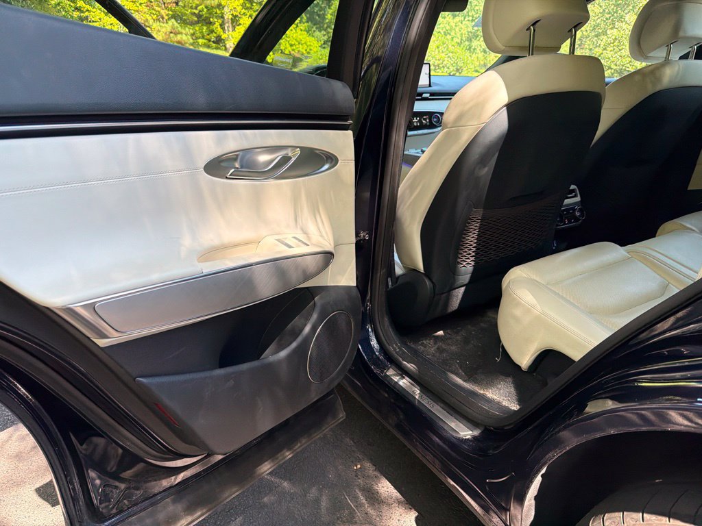 Used 2025 Genesis Electrified GV70 AWD/4WD image 16