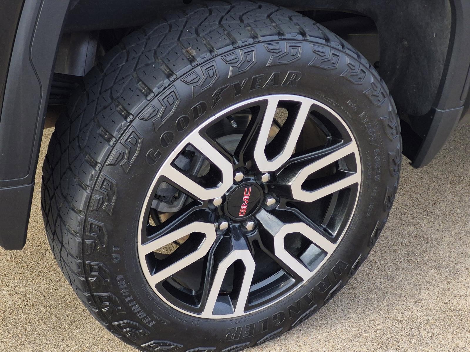 Certified 2024 GMC Sierra 1500 AT4 w/ Technology Package AWD/4WD image 7