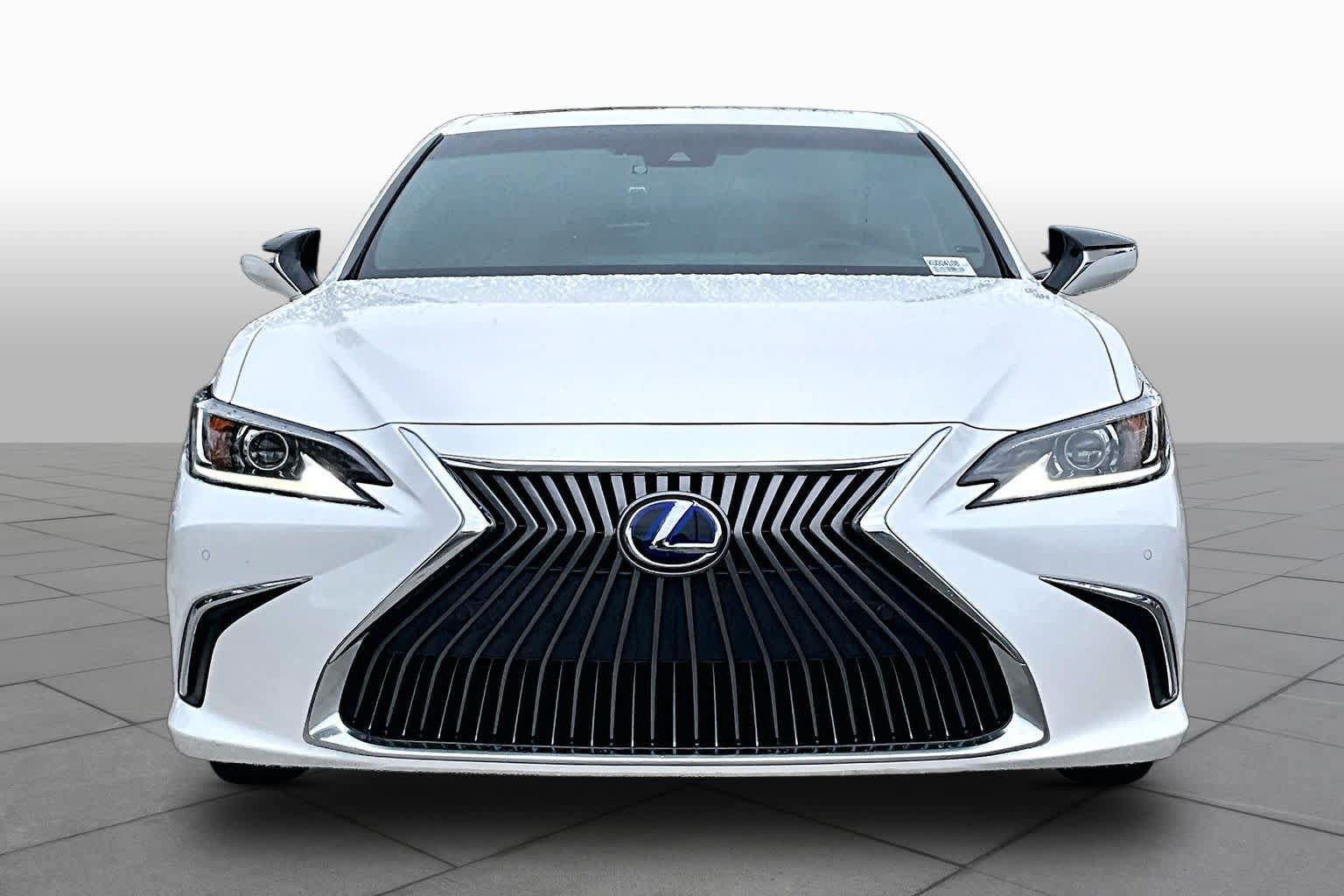 Used 2019 Lexus ES 300h w/ Premium Package FWD image 4