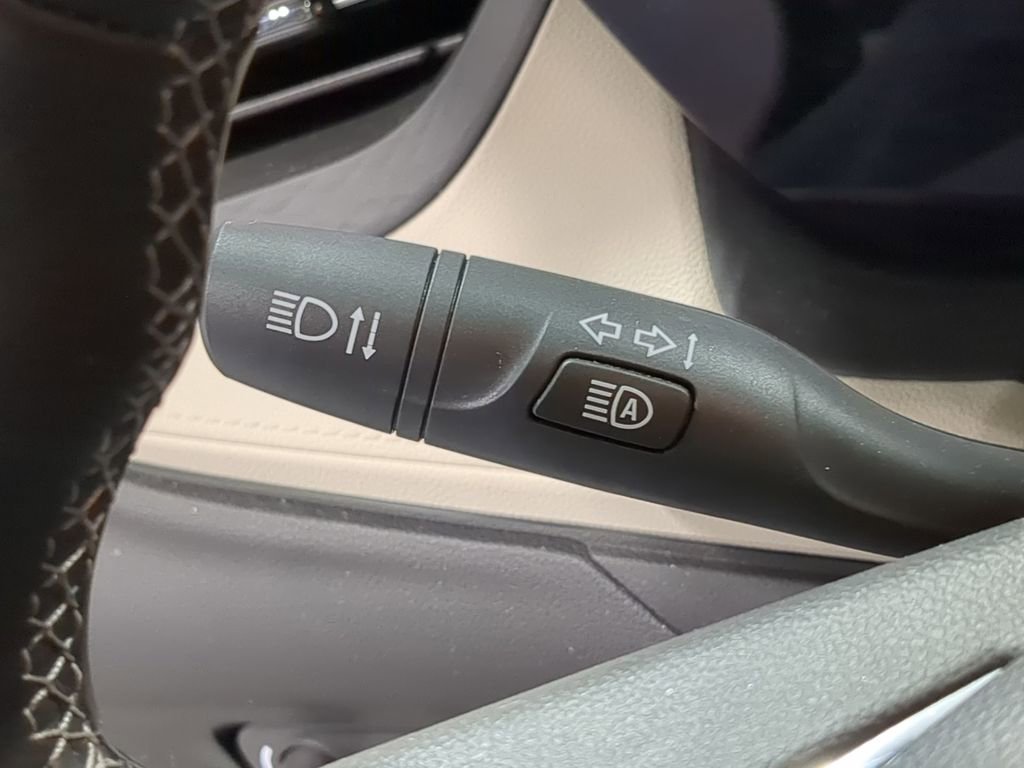 Used 2024 Buick Encore GX Avenir w/ Avenir Convenience Package image 26