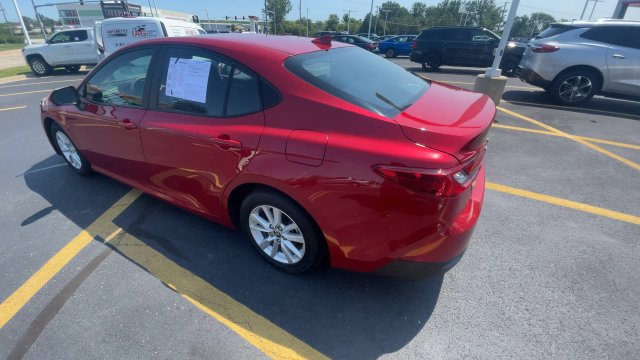 Used 2025 Toyota Camry LE FWD image 8