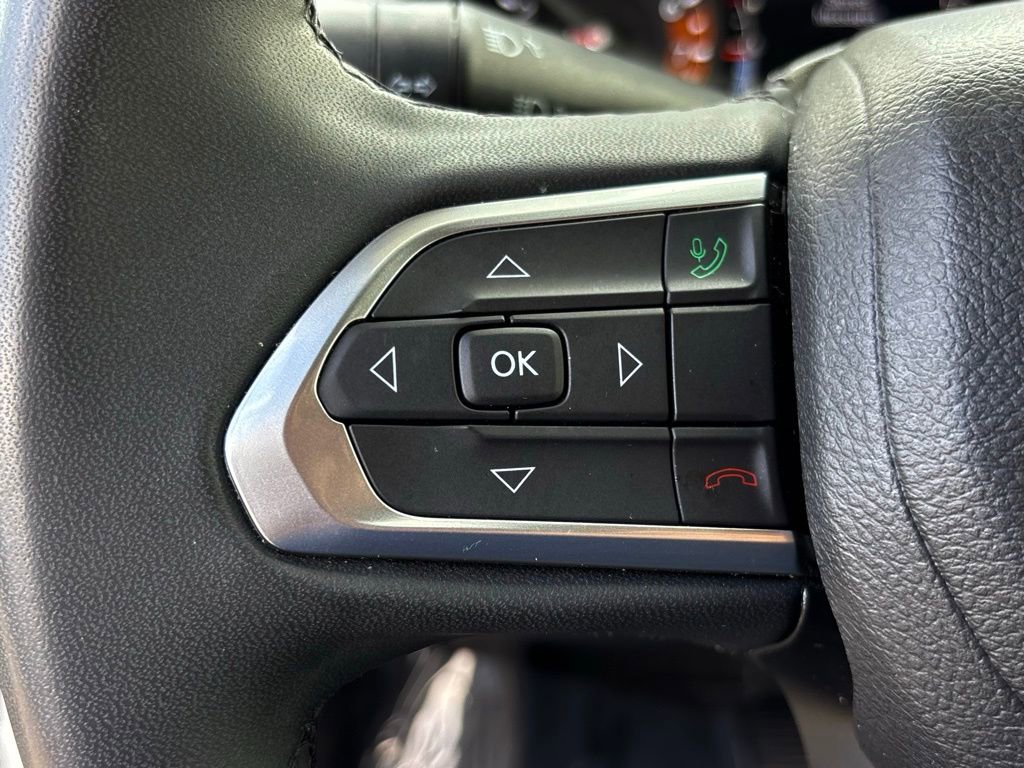 Used 2023 Jeep Compass Latitude image 12