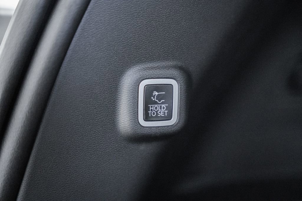 New 2026 Jeep Cherokee Overland w/ Advanced Pro Tech Group image 11