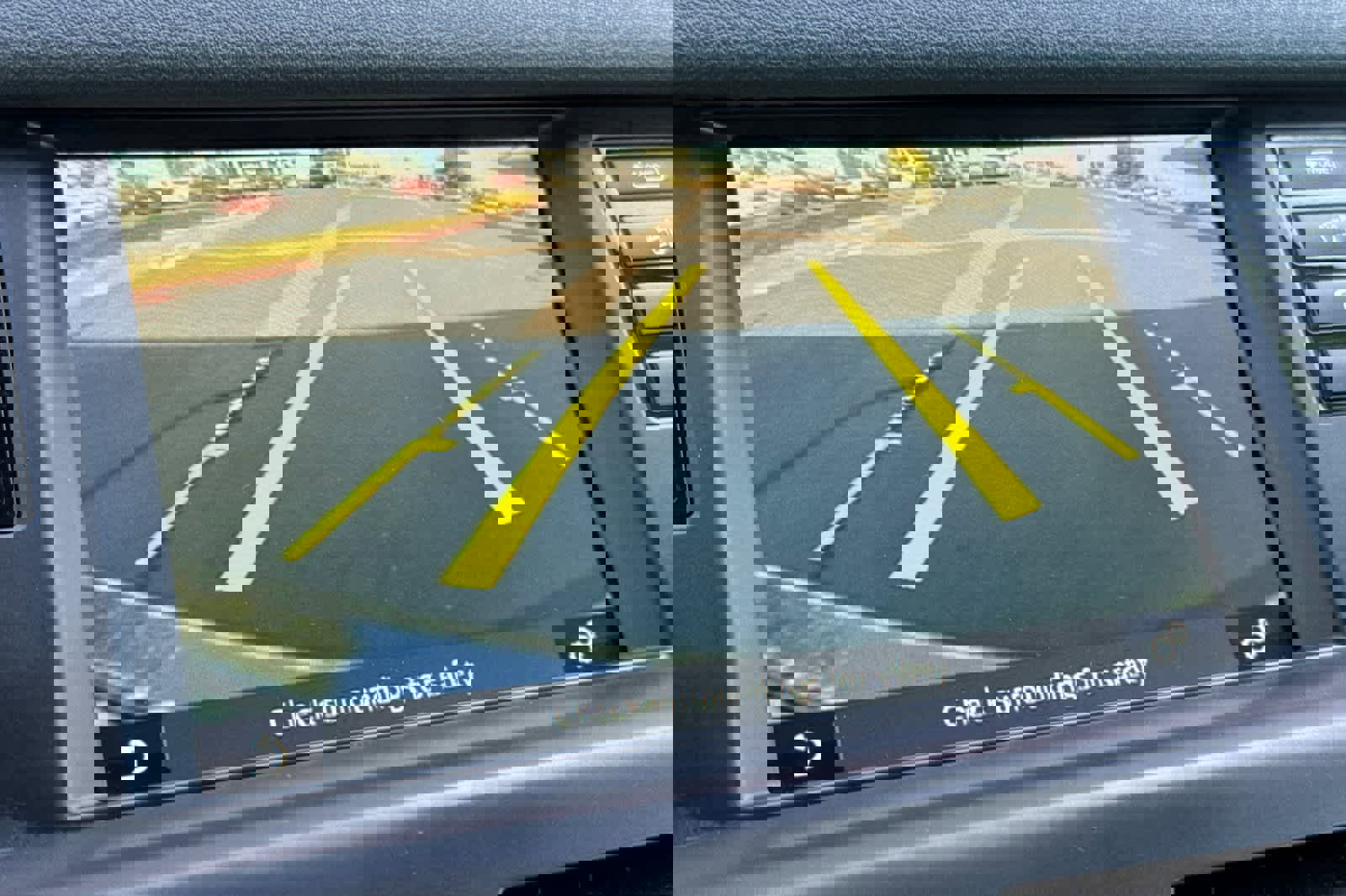 Used 2017 Land Rover Discovery Sport SE image 21