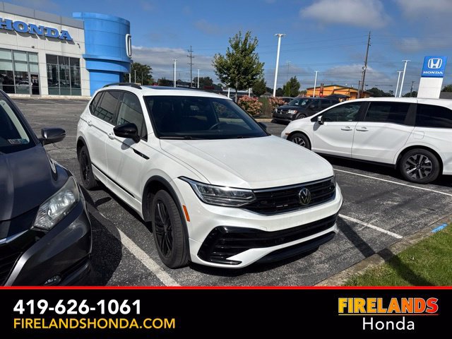 Used 2022 Volkswagen Tiguan SE R-Line AWD/4WD image 3