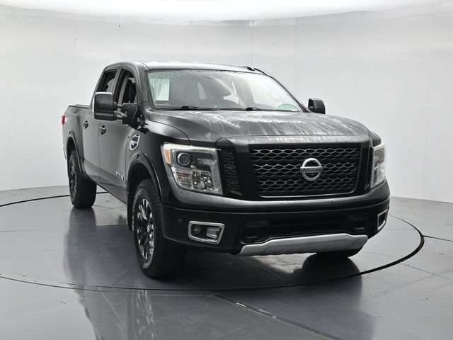 Used 2017 Nissan Titan PRO-4X w/ Pro-4x Convenience Package AWD/4WD image 4