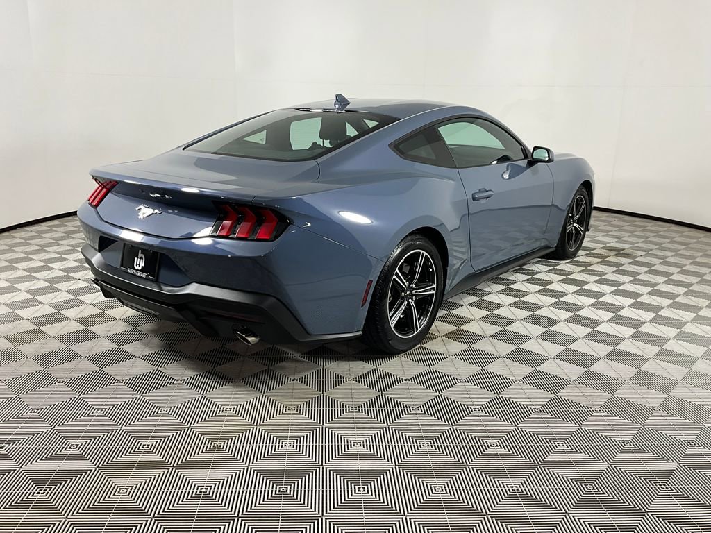 Used 2025 Ford Mustang Coupe image 4