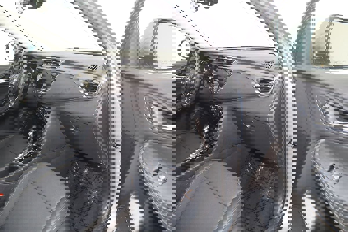 Used 2023 Buick Encore GX Select w/ Safety Package II image 41