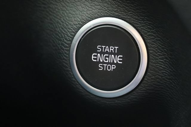 Used 2024 Volvo XC40 B5 Plus AWD/4WD image 17