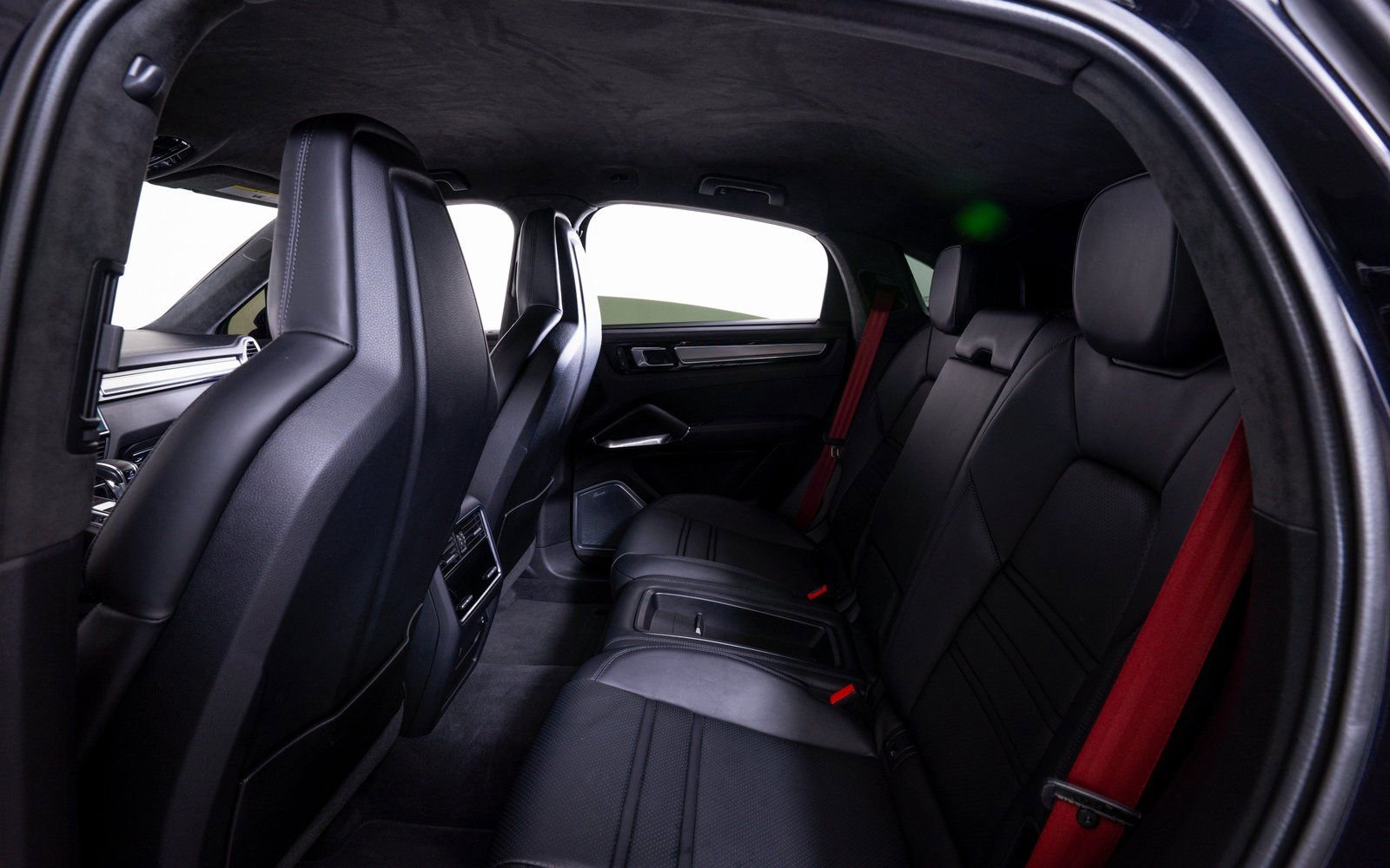 Used 2022 Porsche Cayenne Turbo GT image 21